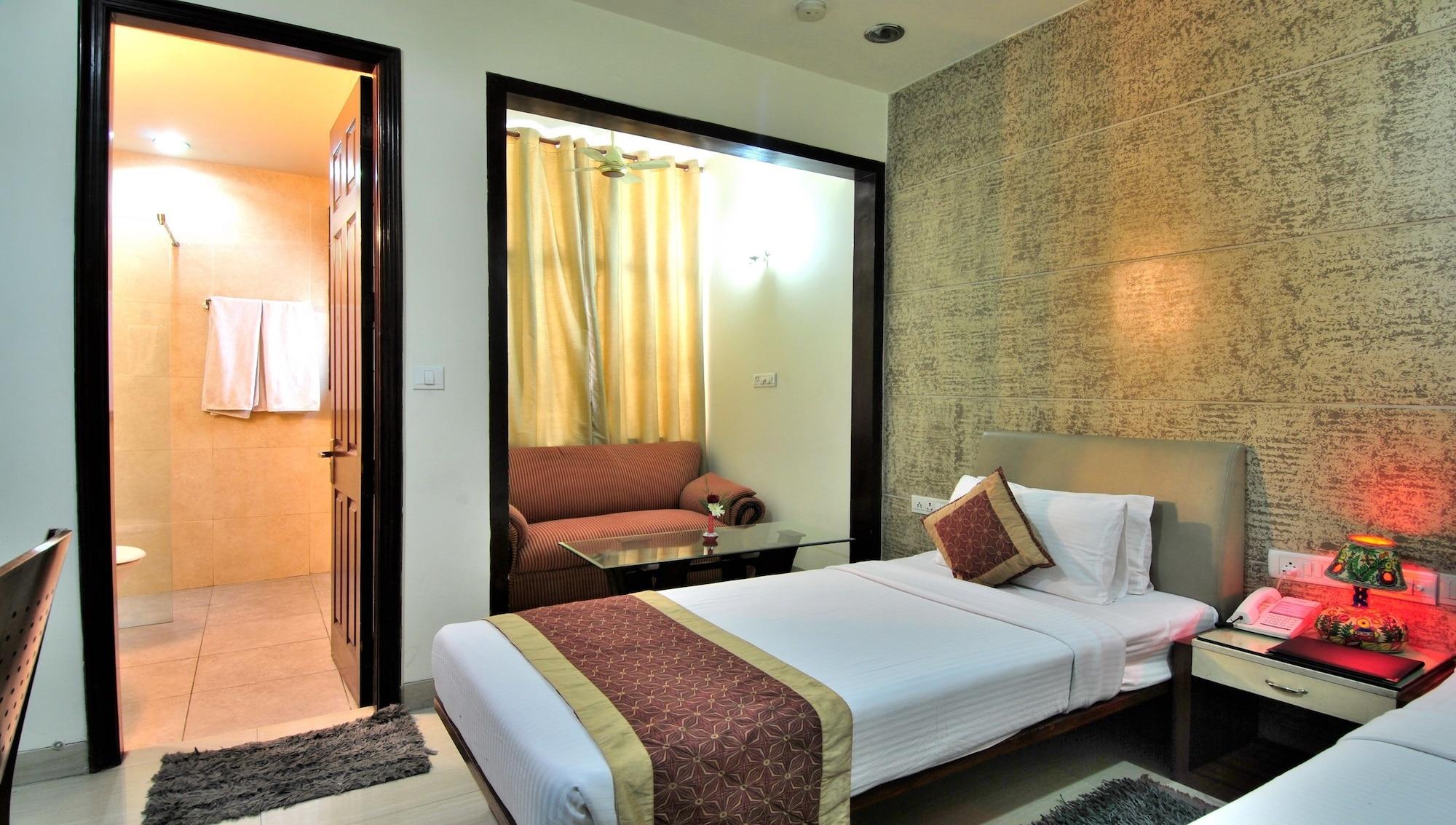 Cosy Grand, Chanakyapuri By The Cosy Hotels Nueva Delhi Exterior foto