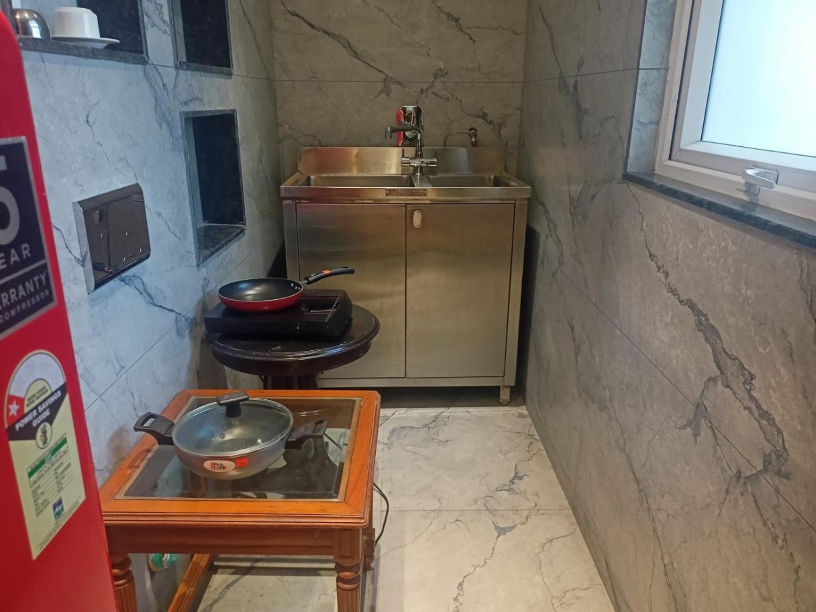 Cosy Grand, Chanakyapuri By The Cosy Hotels Nueva Delhi Exterior foto